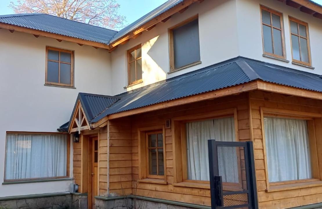 Refugio Del Arroyo Aparthotel San Martín de los Andes Eksteriør bilde