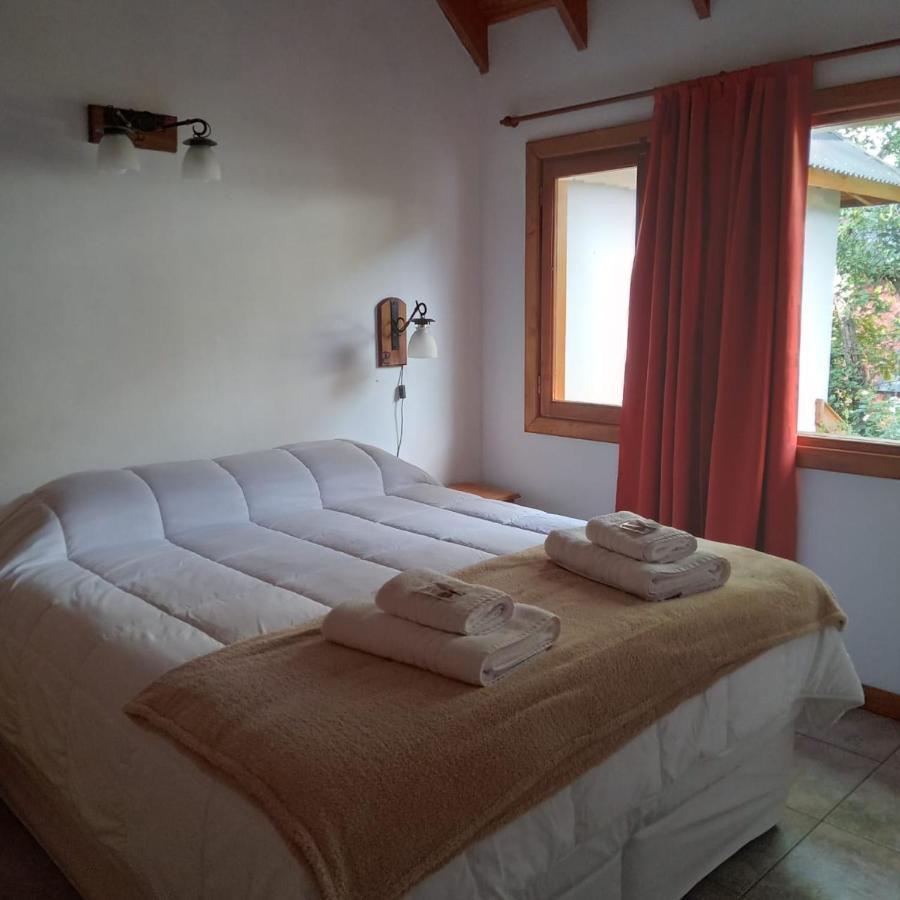 Refugio Del Arroyo Aparthotel San Martín de los Andes Eksteriør bilde